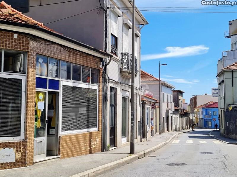 Trespasse De Drogaria Em Coimbrões