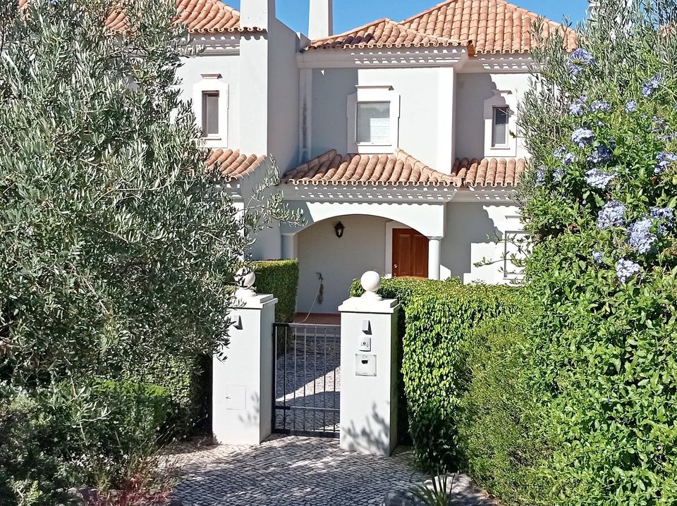 Vende-se empresa e marca do ramo imobiliário