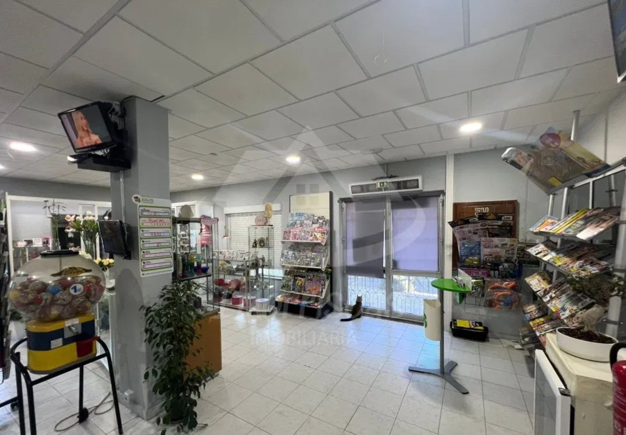 Papelaria / Tabacaria com jogos ‘Santa Casa’, localizada em Camarate