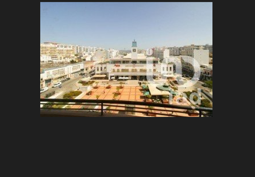 Loja / Estabelecimento Comercial em Faro (Sé e São Pedro) de 89 m²