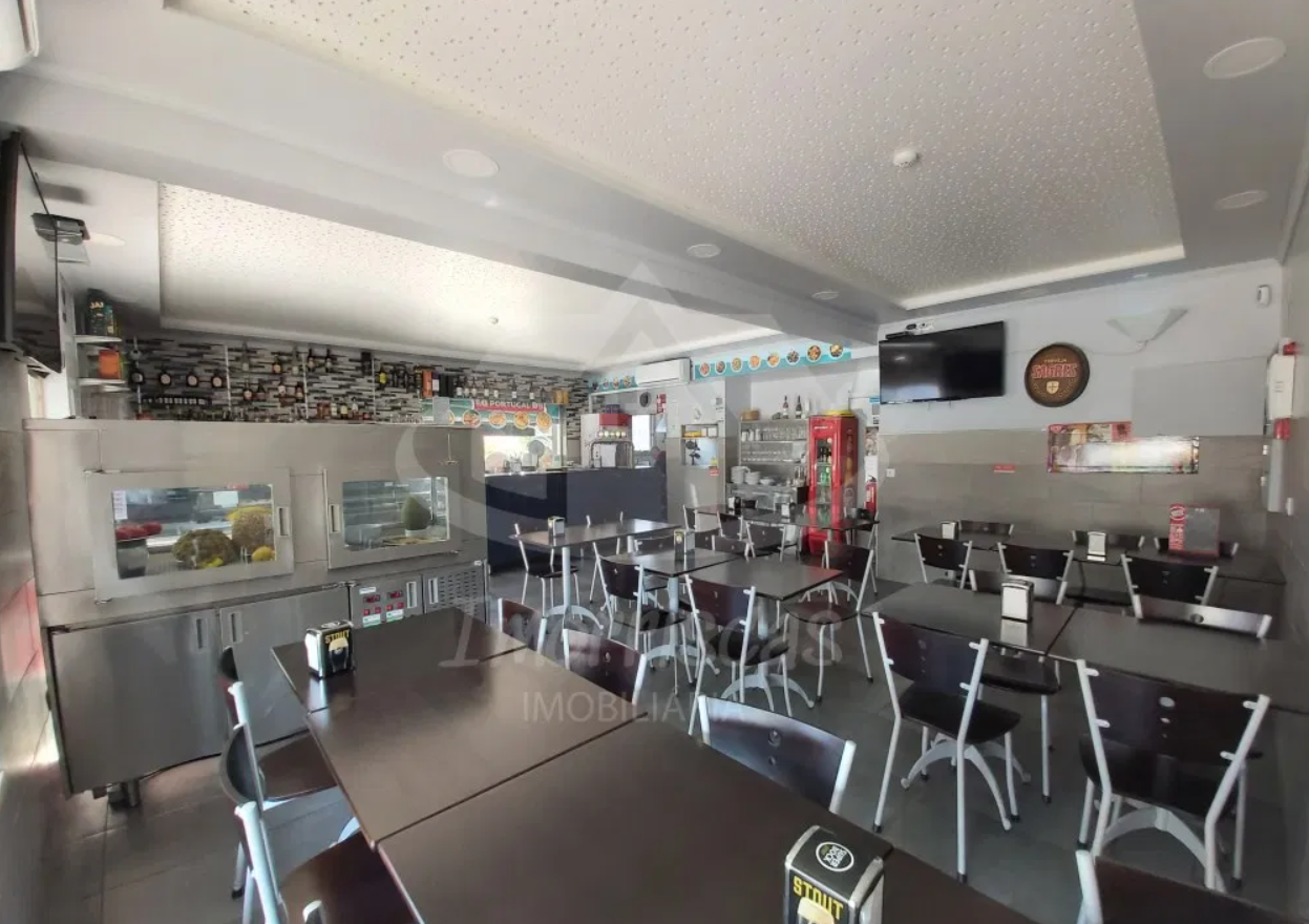Restaurante para trespasse, em Vale de Figueira, São João da Talha