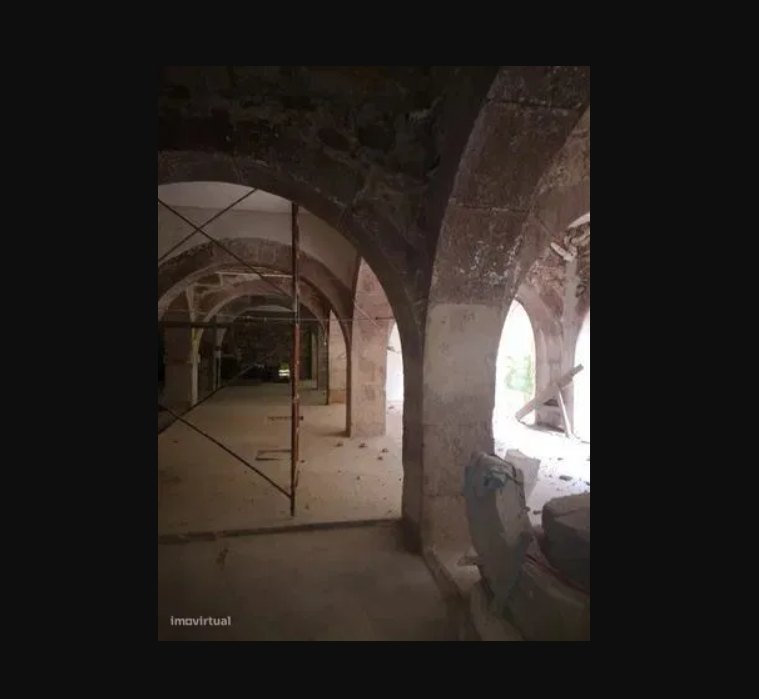 Loja Única para restauração junto Ponte D. Luís