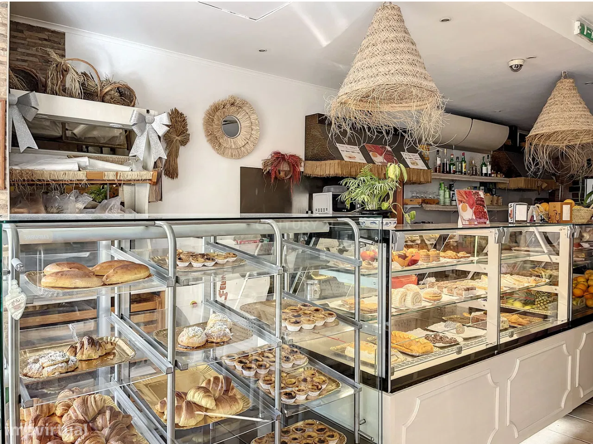 Pastelaria e Cafetaria para Trespasse