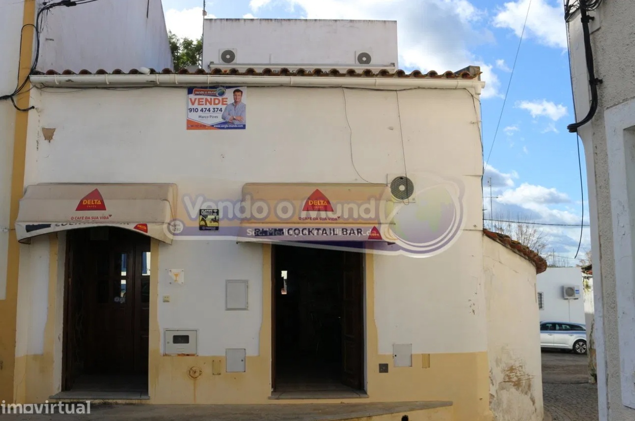 Estabelecimento Comercial em Cabeção
