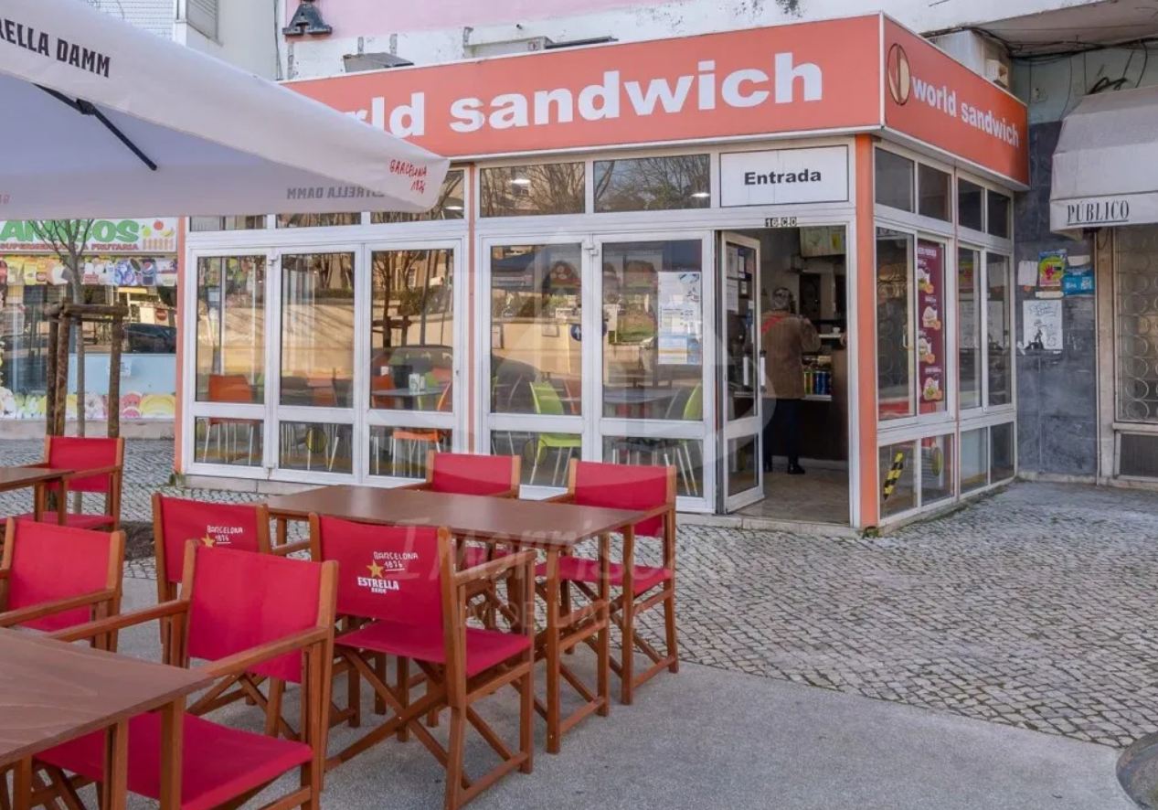 Restaurante totalmente equipado em São Domingos de Benfica, para trespasse