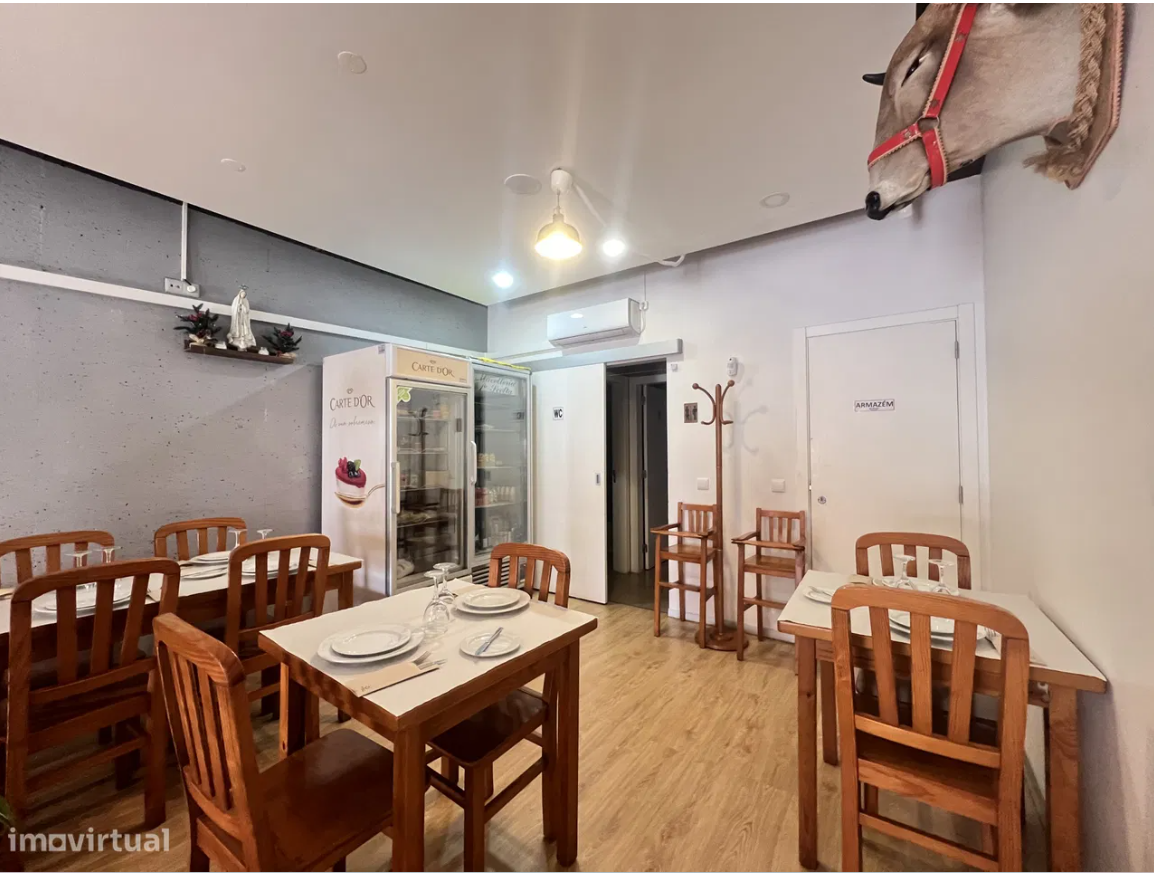 Restaurante em Funcionamento Perto do Baleal