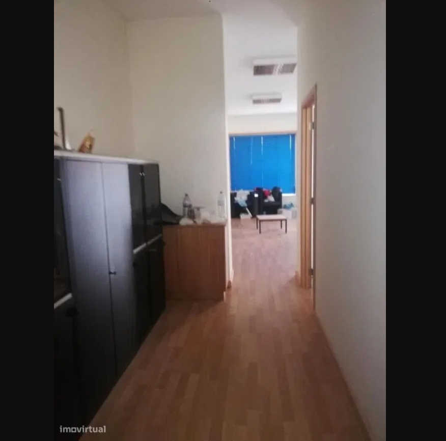 Escritório C/Varias Salas, WC -S. Mamede Infesta