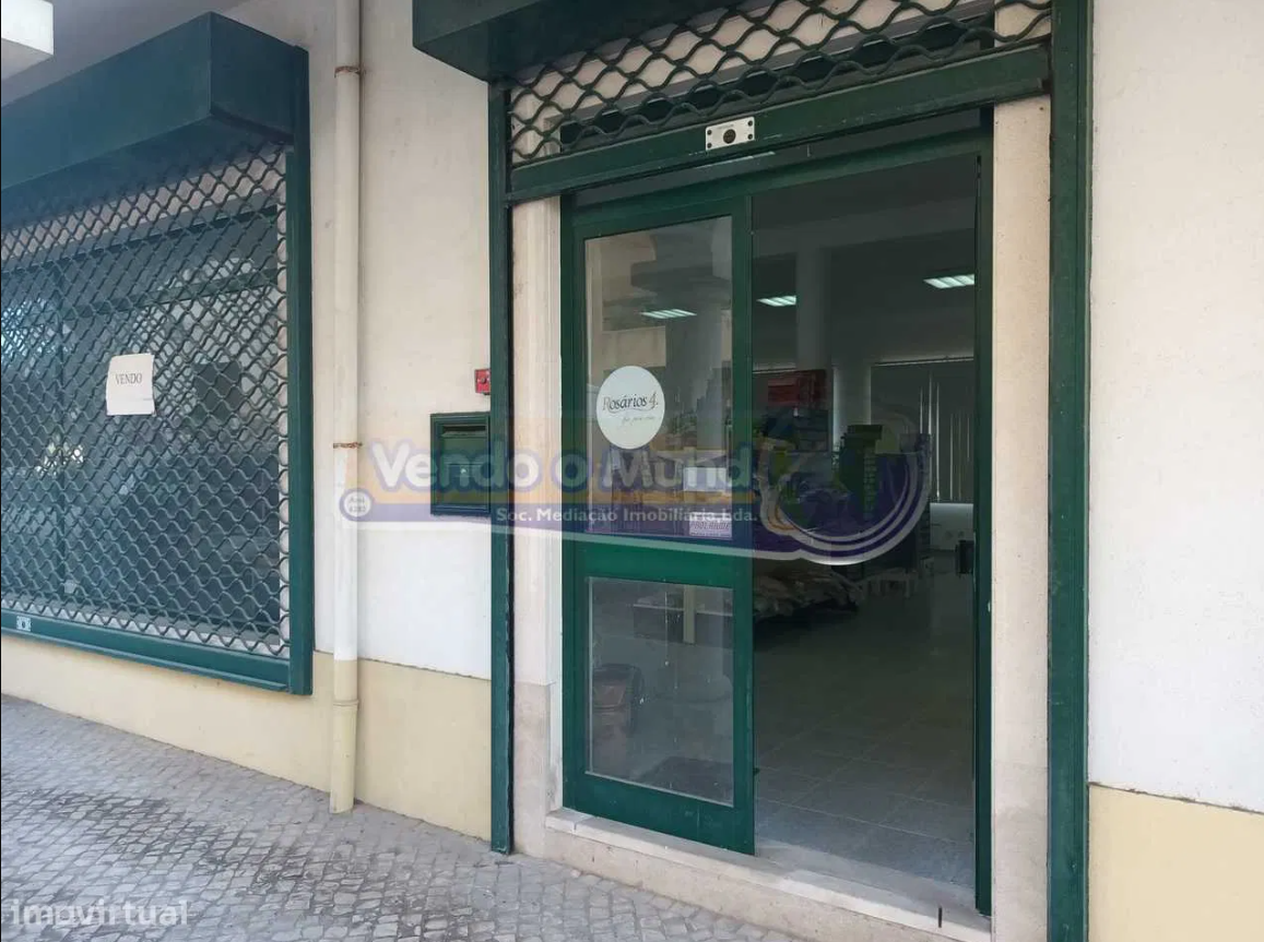 Loja no centro de Marinhais