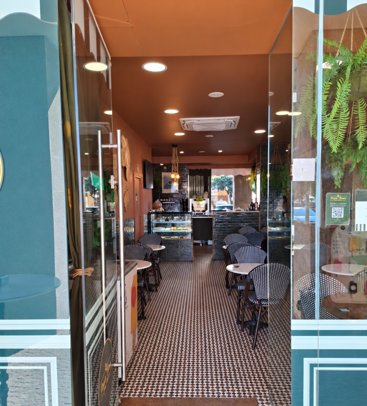 Cafetaria em Matosinhos pronta a operar